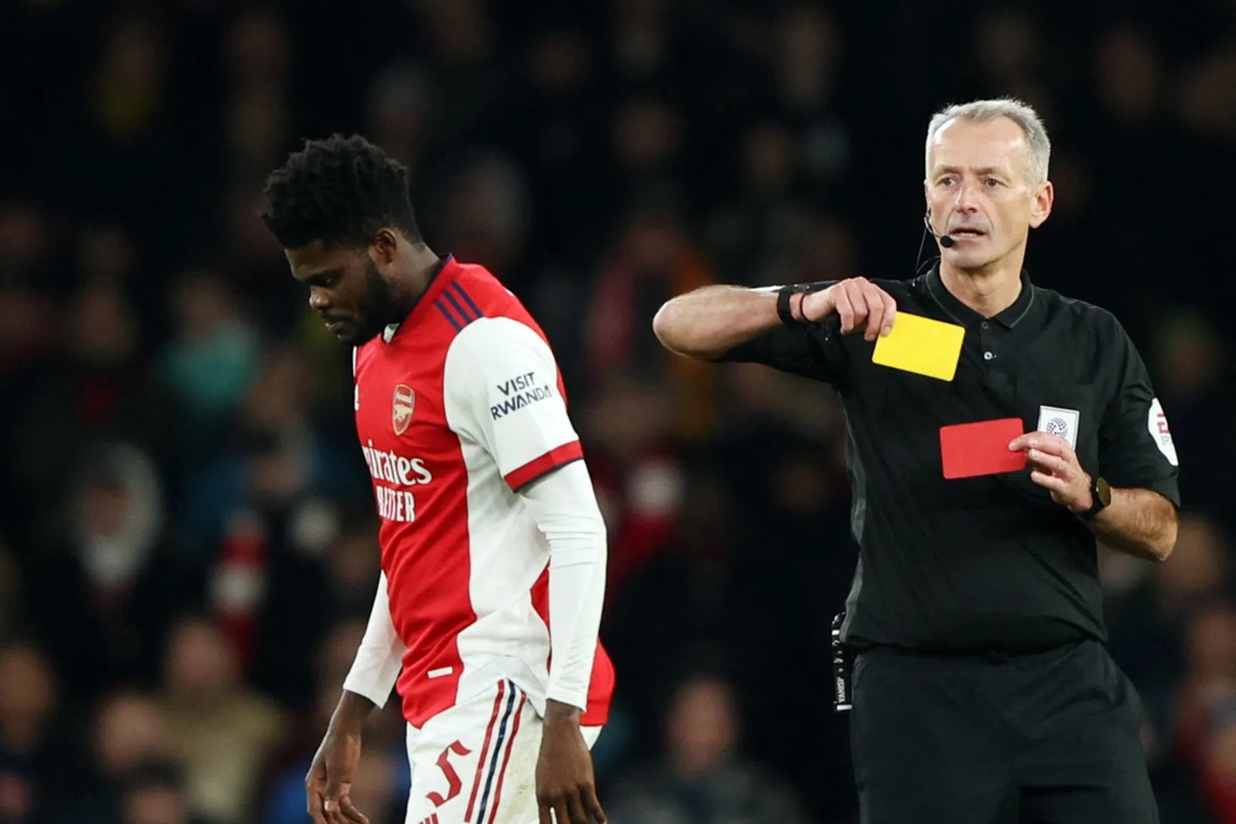 Partey diep door het stof na veelbesproken rode kaart