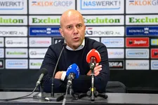 Thumbnail for article: Slot hoopt nog op extra middenvelder, maar rekent niet meer op Bazoer