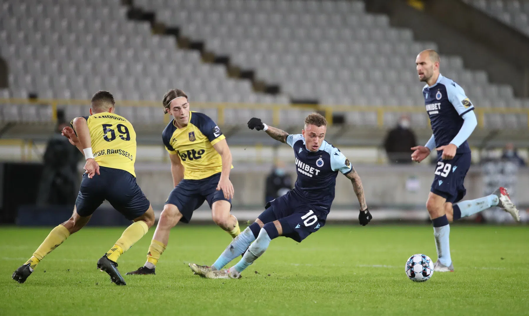 Positieve test houdt Lang na veelbesproken wissel langer aan de kant