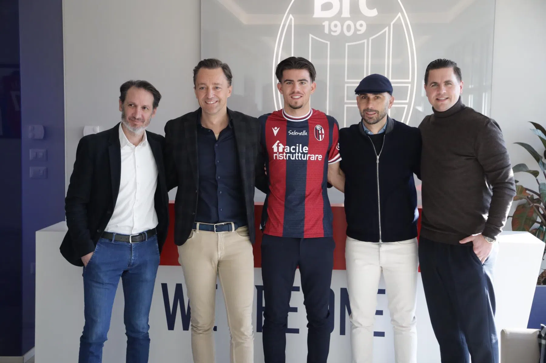 Kasius kiest ondanks privéjet Bayern voor Mihajlovic en Bologna