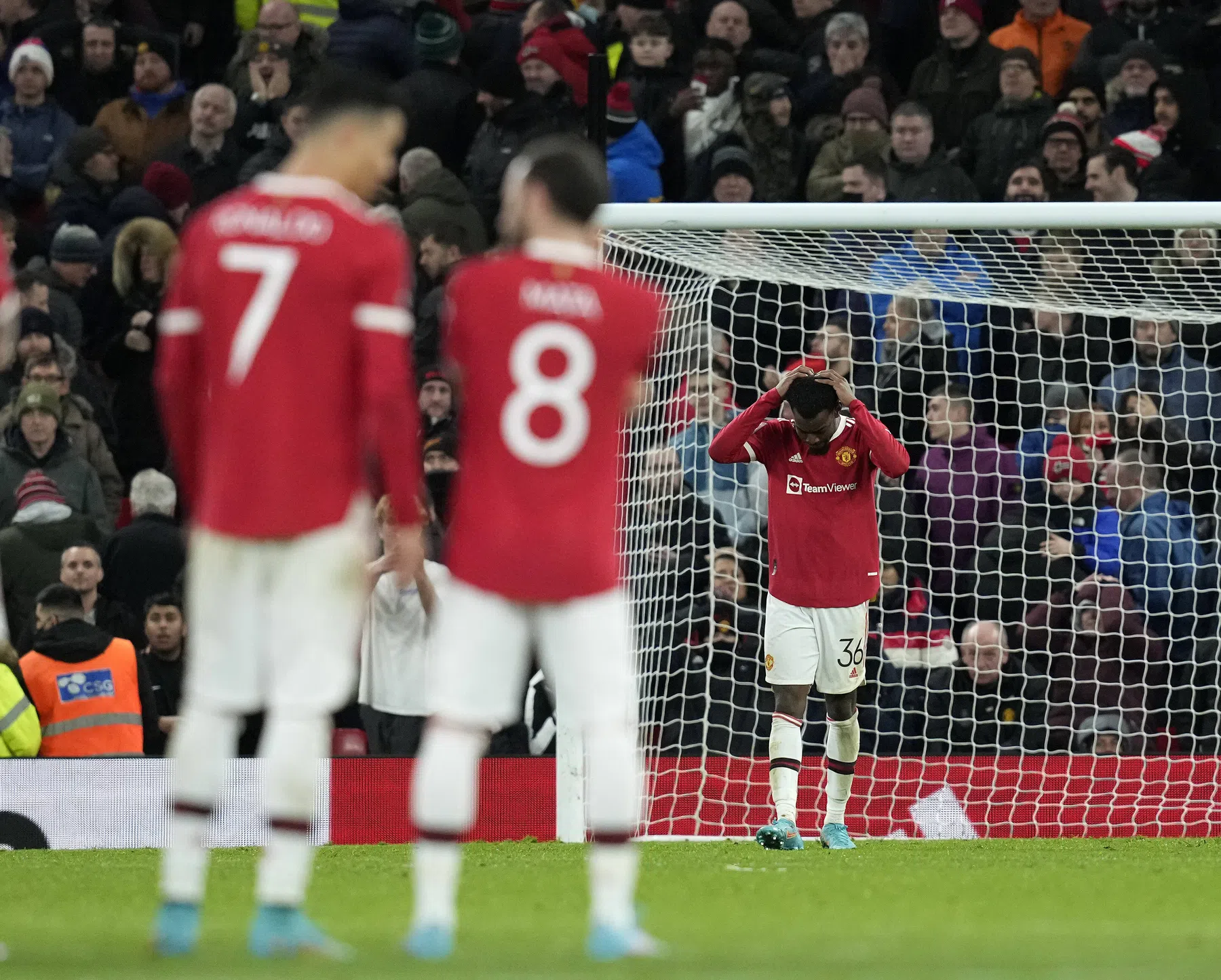 Geëmotioneerde Elanga valt van roze wolk: 'Hij is er kapot van'