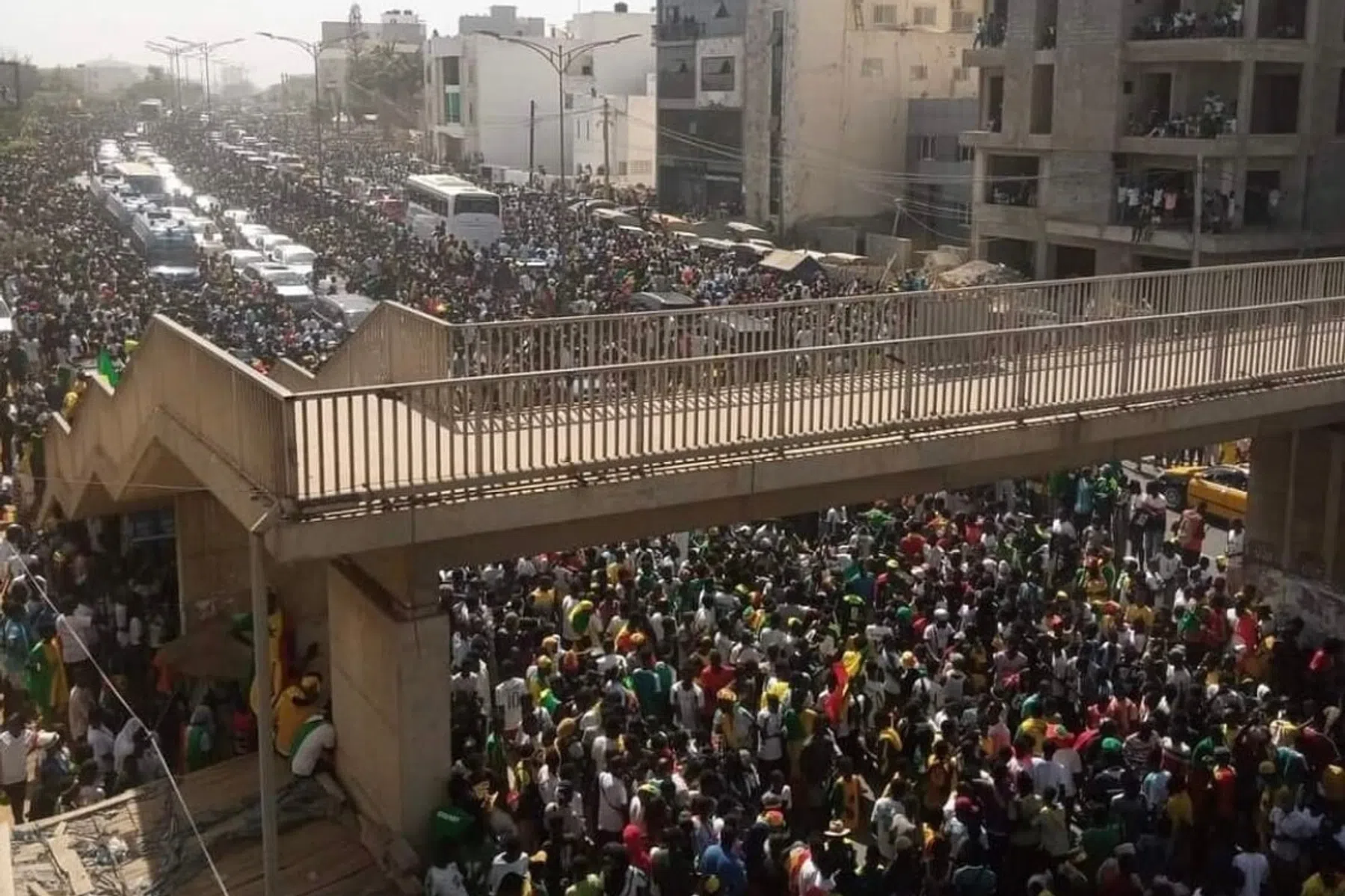 Duizenden fans wachten Afrika Cup-winnaar Senegal op