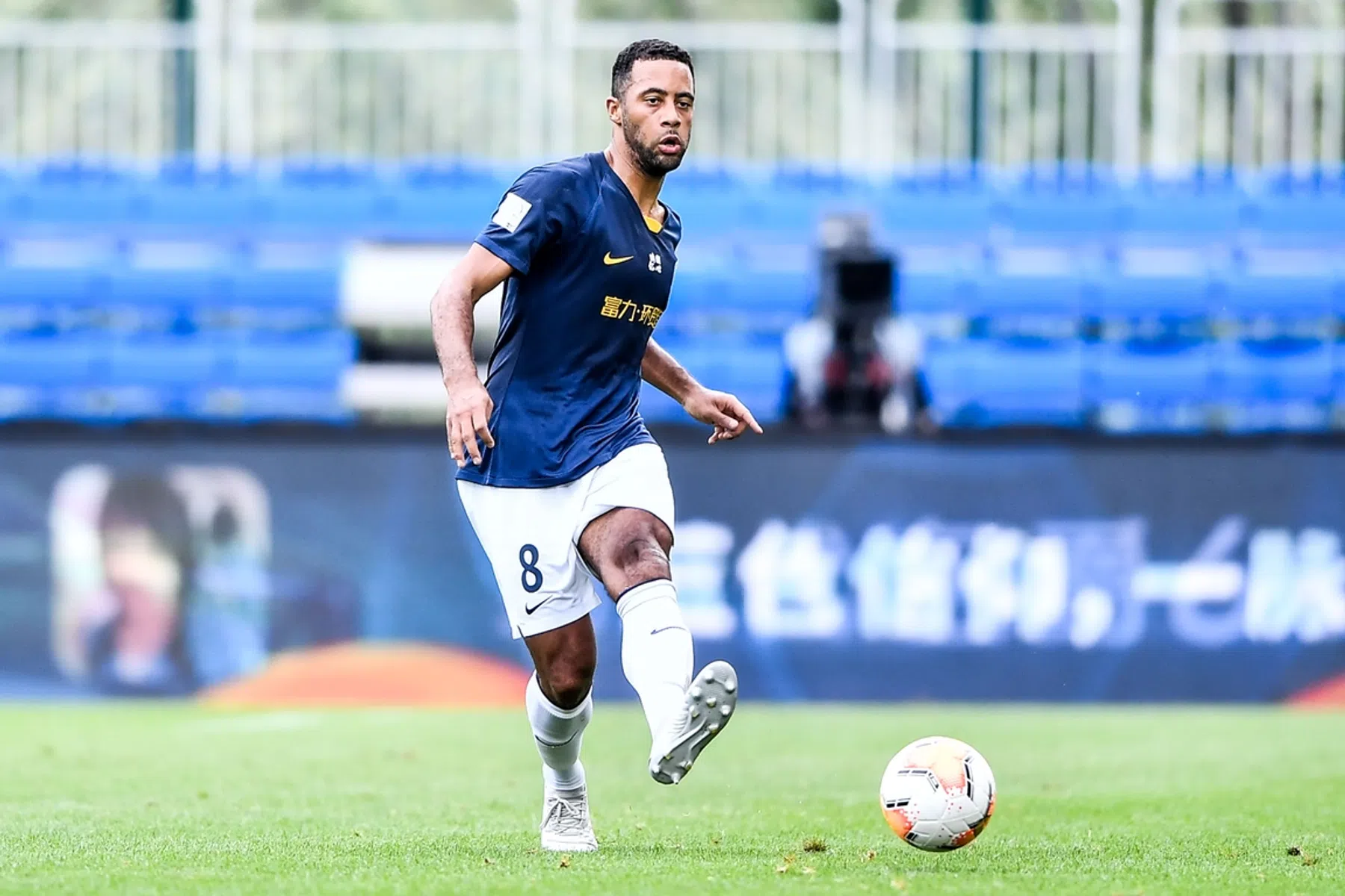 Mousa Dembélé (34) stopt na dit seizoen ondanks lucratief voorstel