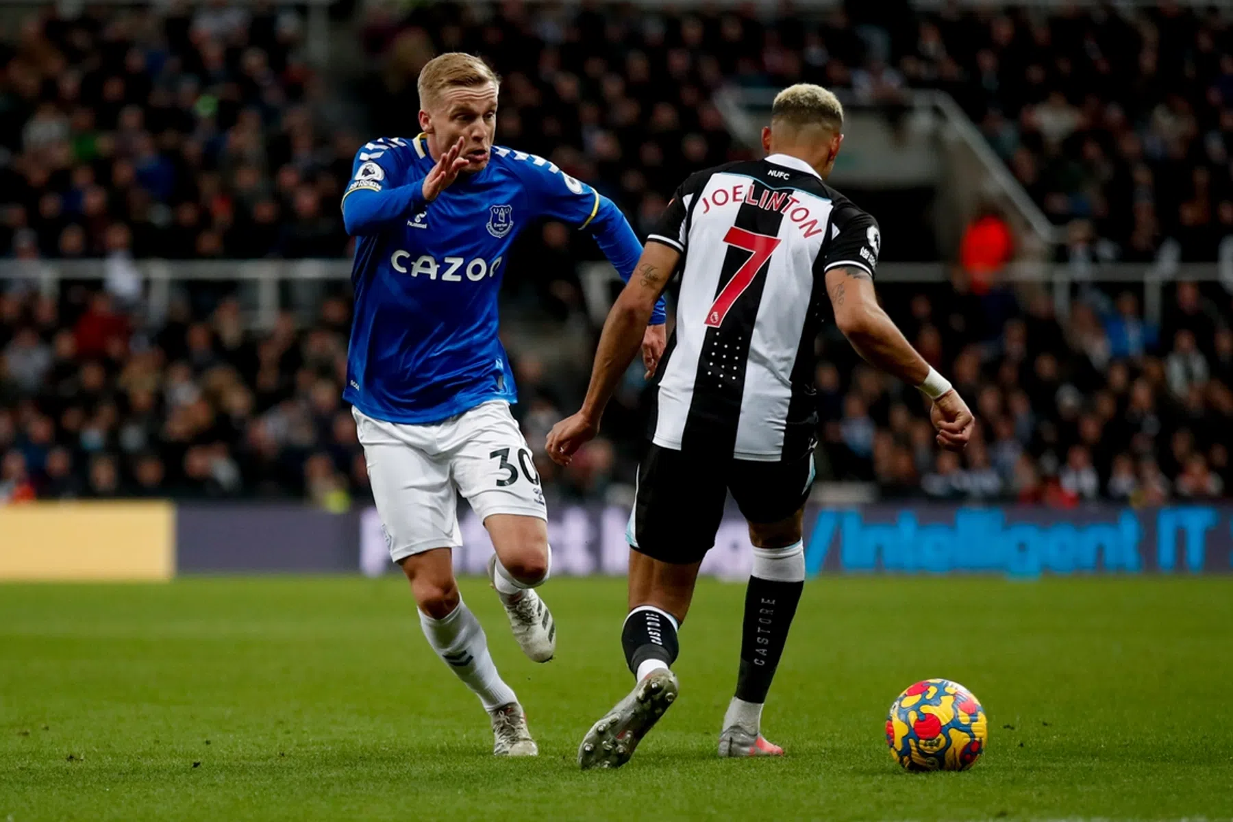Solide debuut Van de Beek kan Everton niet inspireren: 'Ik heb geen toverstokje'