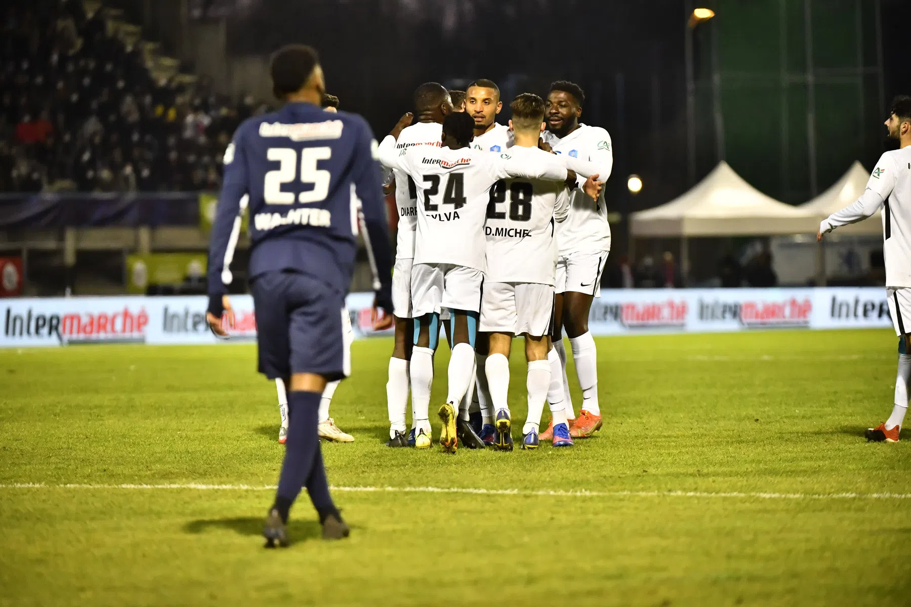 Stuntclub Versailles leeft de droom: 'We raken de grond niet, we vliegen'