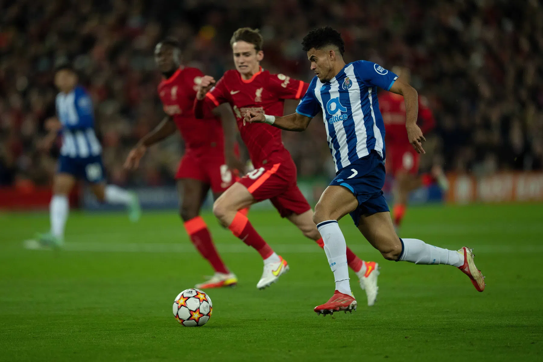 Verhoogde odds: pakt Liverpool-aanwinst Luis Diaz direct zijn kans?