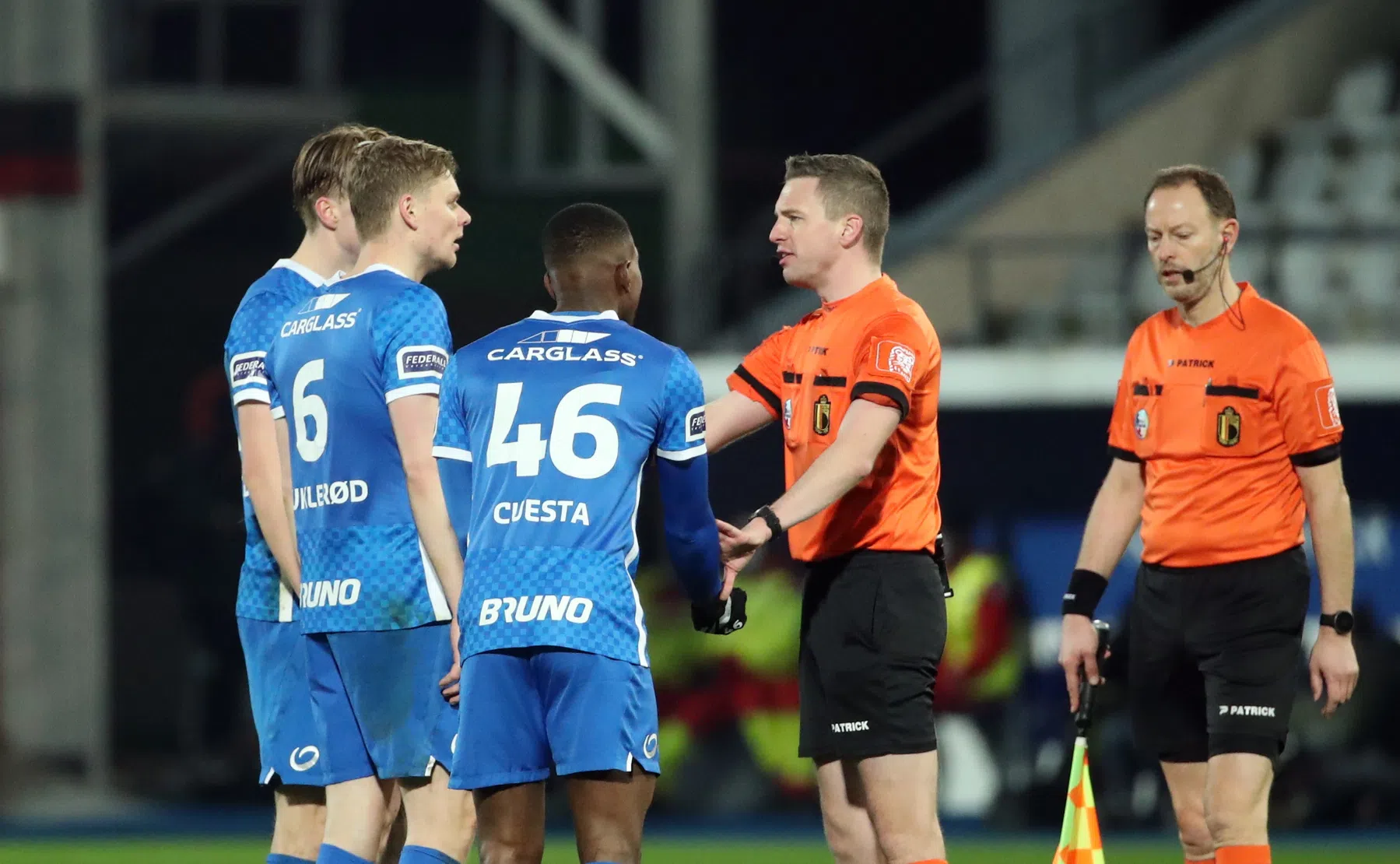 Groeiende onvrede Genk over arbitrage leidt tot persboycot