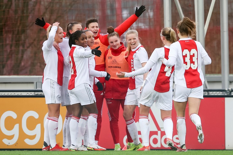 Ajax Vrouwen pakt koppositie dankzij tweede zege in een week