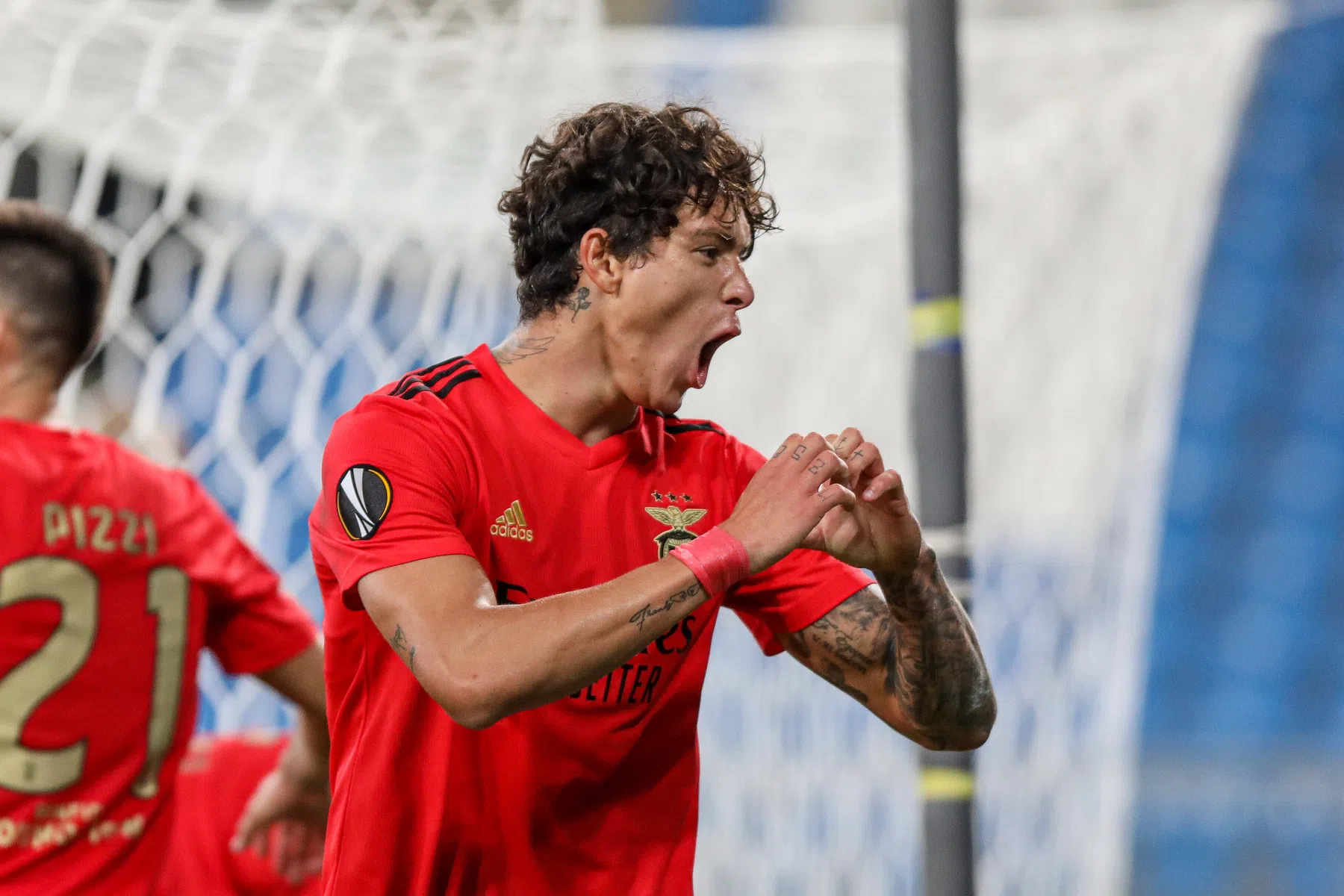 Twee goals in drie minuten: Núñez waarschuwt Ajax opnieuw