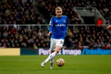 Thumbnail for article: Engelse media enthousiast: 'Van de Beek liet zien wat ze missen bij Man Utd'