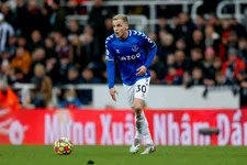 Thumbnail for article: Verbazing bij Everton over reserverol Van de Beek bij United: 'Als hij zo goed is...'