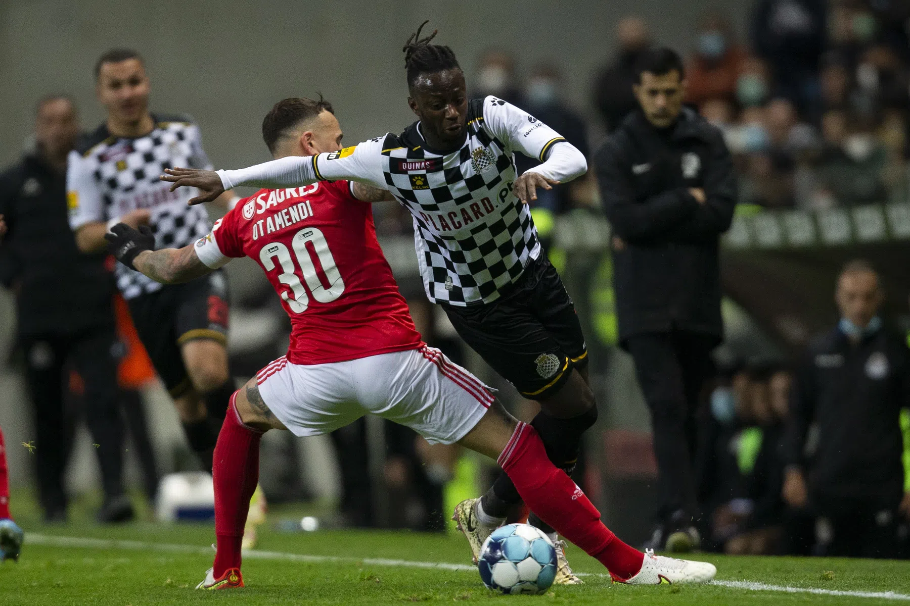 Wanhoop bij Benfica neemt toe: Kenji Gorré verpest Ajax-generale
