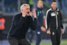Thumbnail for article: Mourinho uitgefloten en weggestuurd bij nieuwe uitglijder van AS Roma