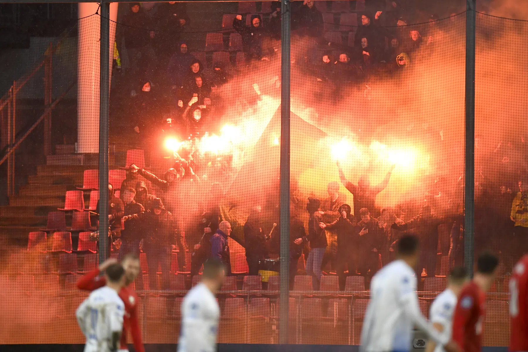 Geen revanche voor FC Utrecht op Vitesse in opnieuw 'vurige' wedstrijd