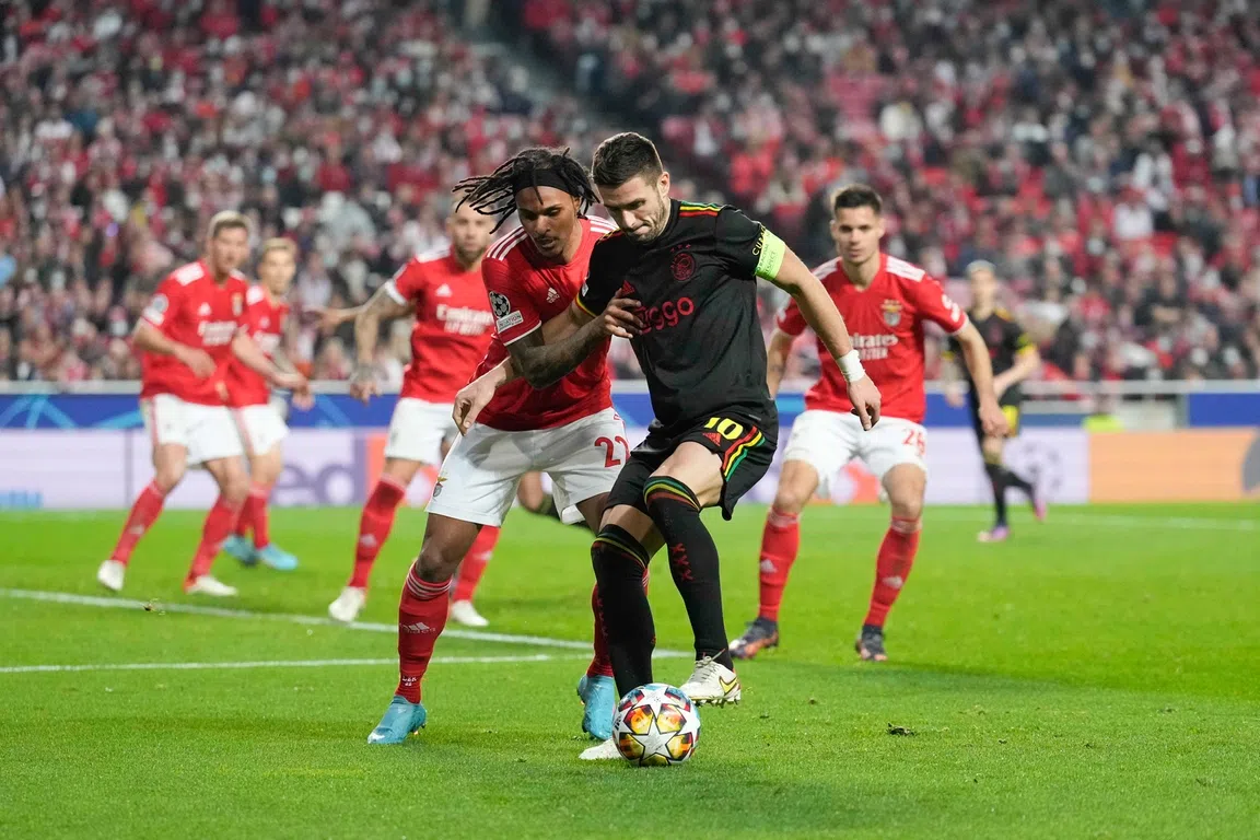 Europese media genieten van Benfica-Ajax: 'Fascinerend en levendig spektakel'