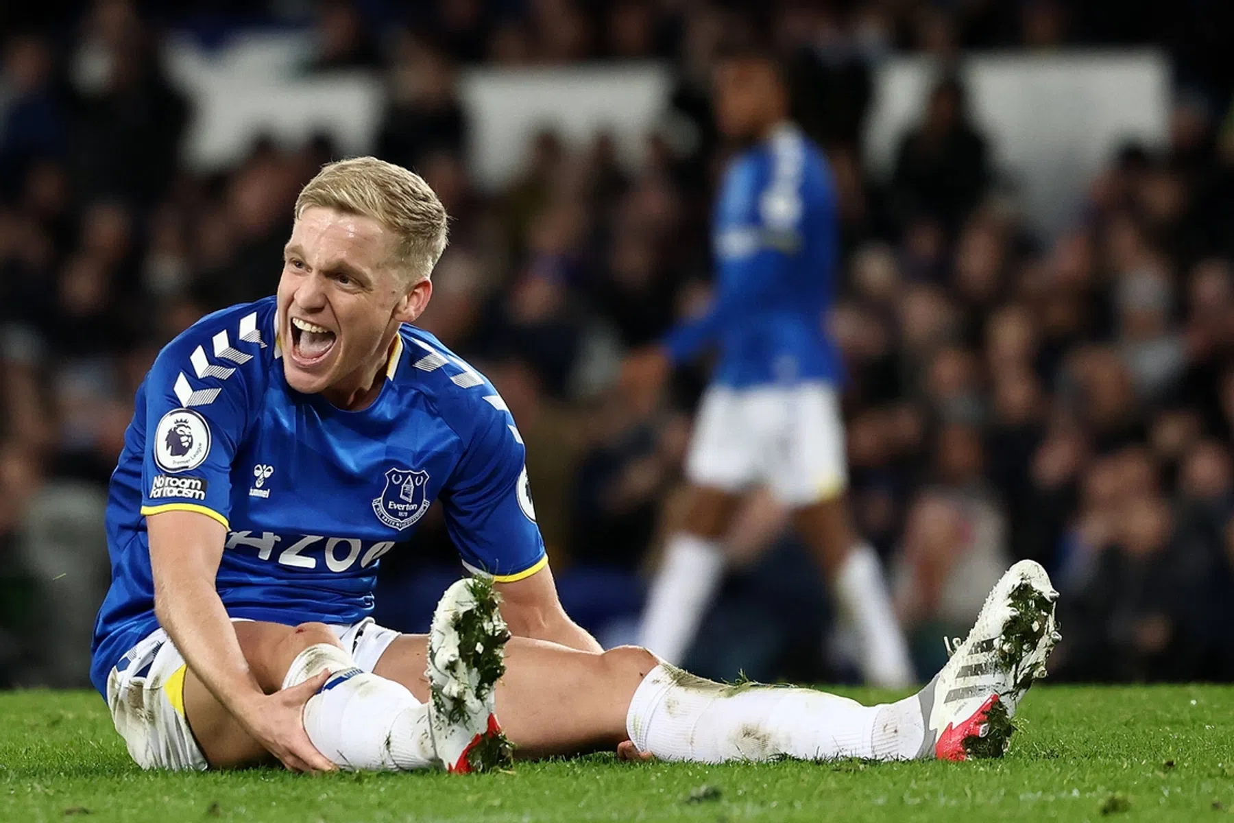 Zorgen bij Everton na vroegtijdige aftocht Van de Beek