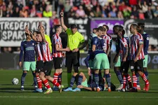 Thumbnail for article: PSV ontloopt na absurde actie Verschueren schade op Het Kasteel