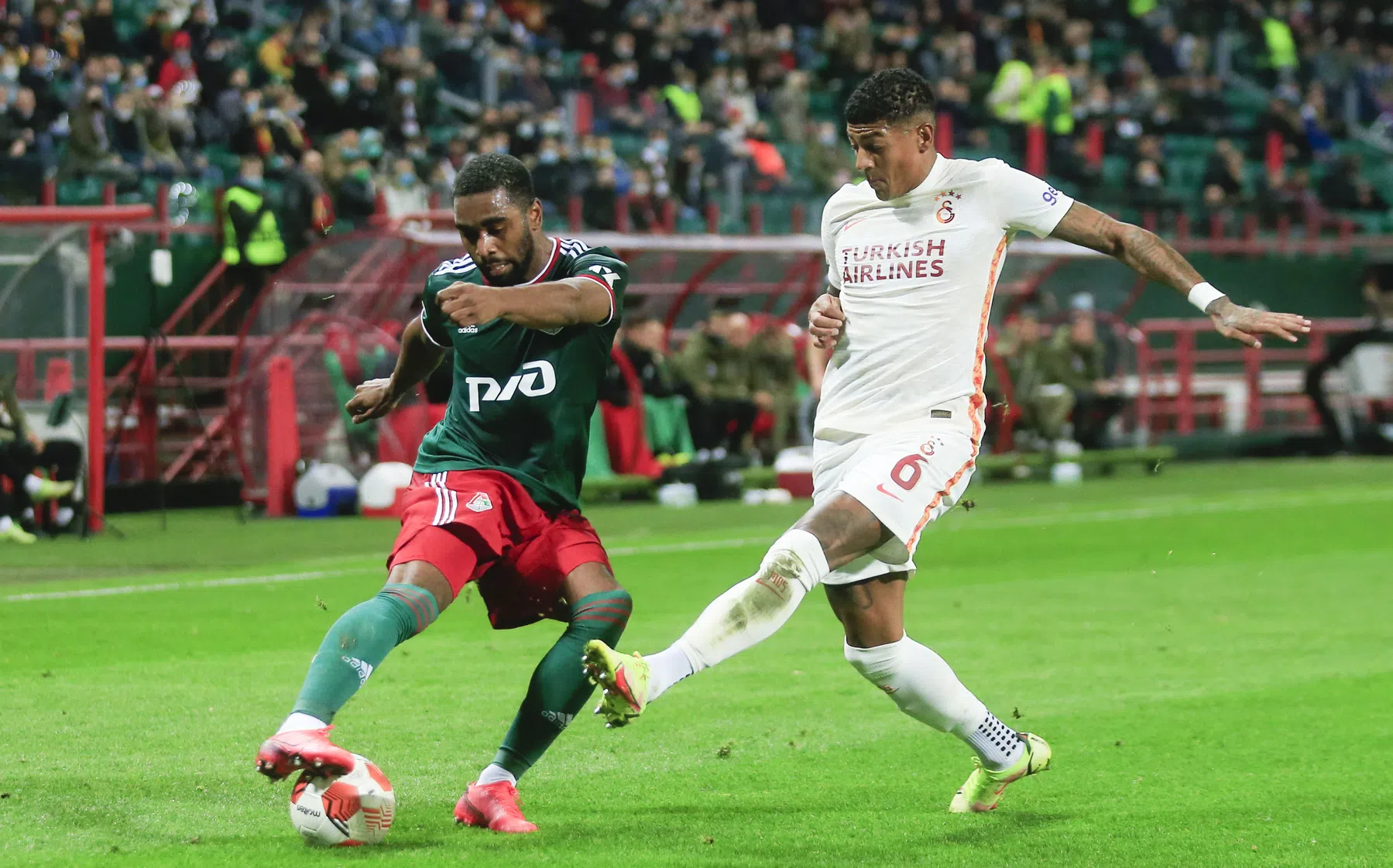 FIFPro klopt aan bij FIFA: 'Spelers in Rusland moeten onder contract uit kunnen'