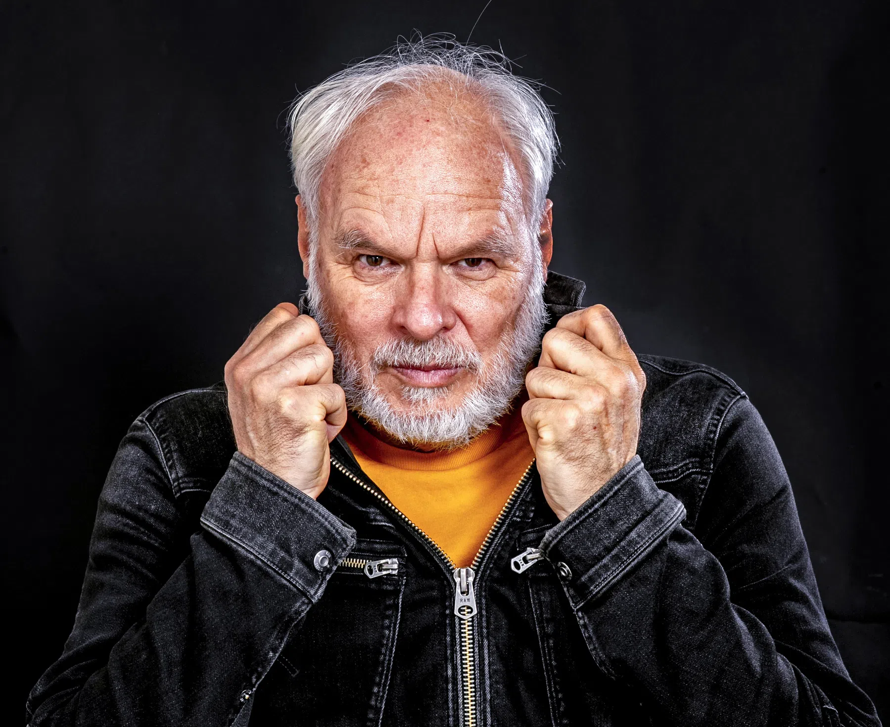 'Erik ten Hag zie je langzaam ten onder gaan aan het Wij Zijn De Beste Virus'