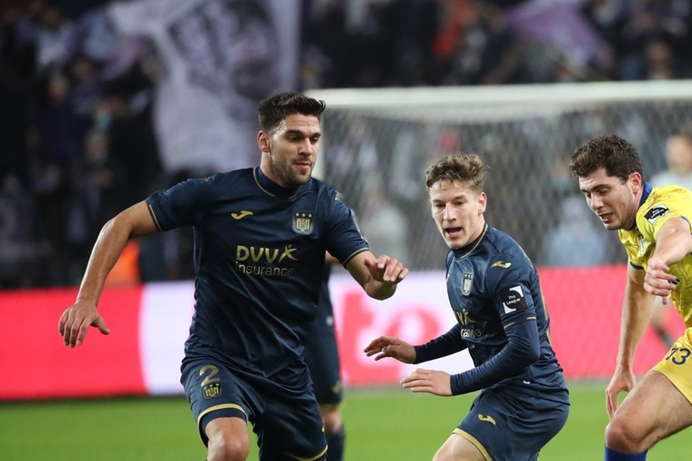 Magallán stuurt Anderlecht met primeur richting finale