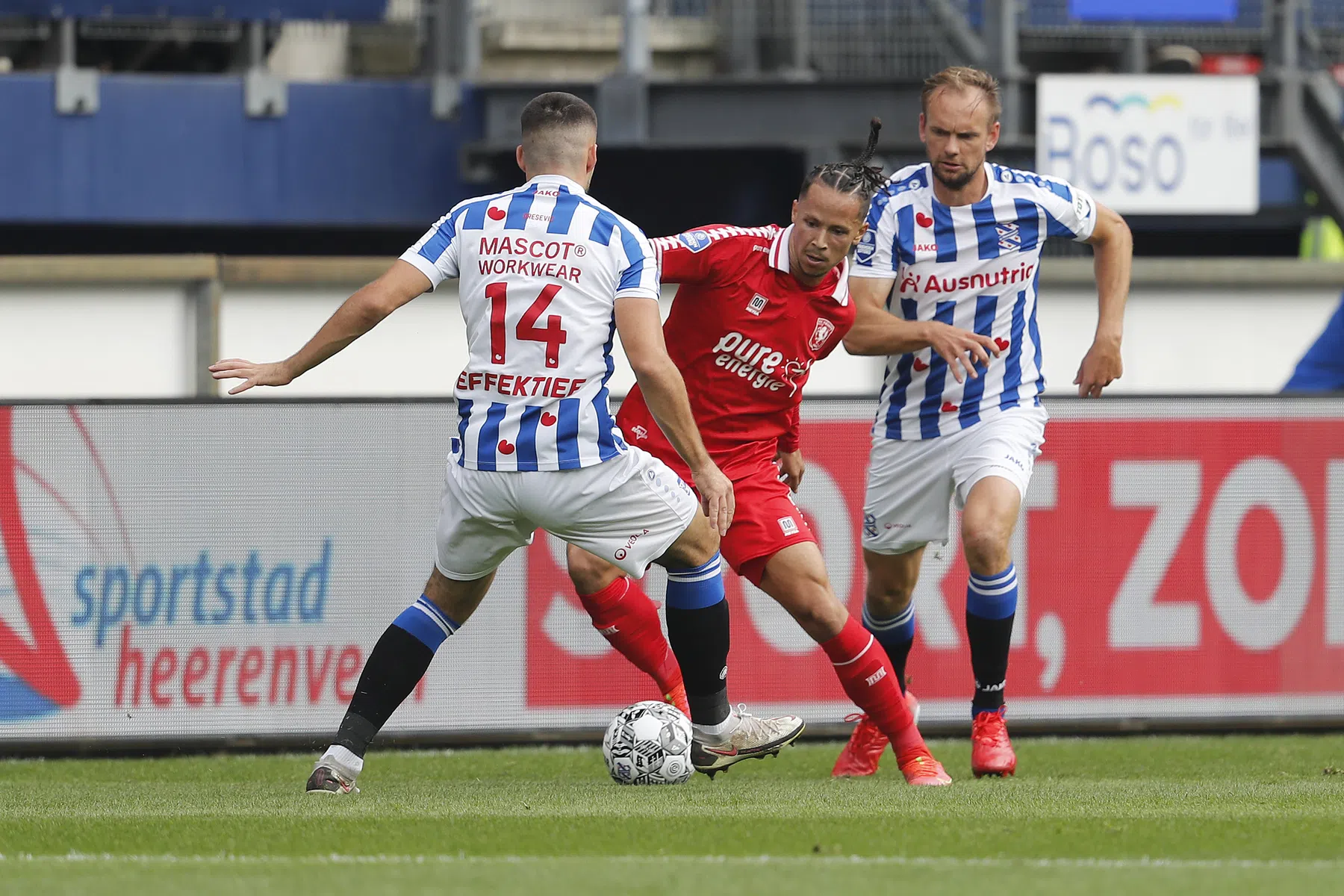 SC Heerenveen stelt beslissingen over contracten uit: 'Ranglijst helpt niet mee'