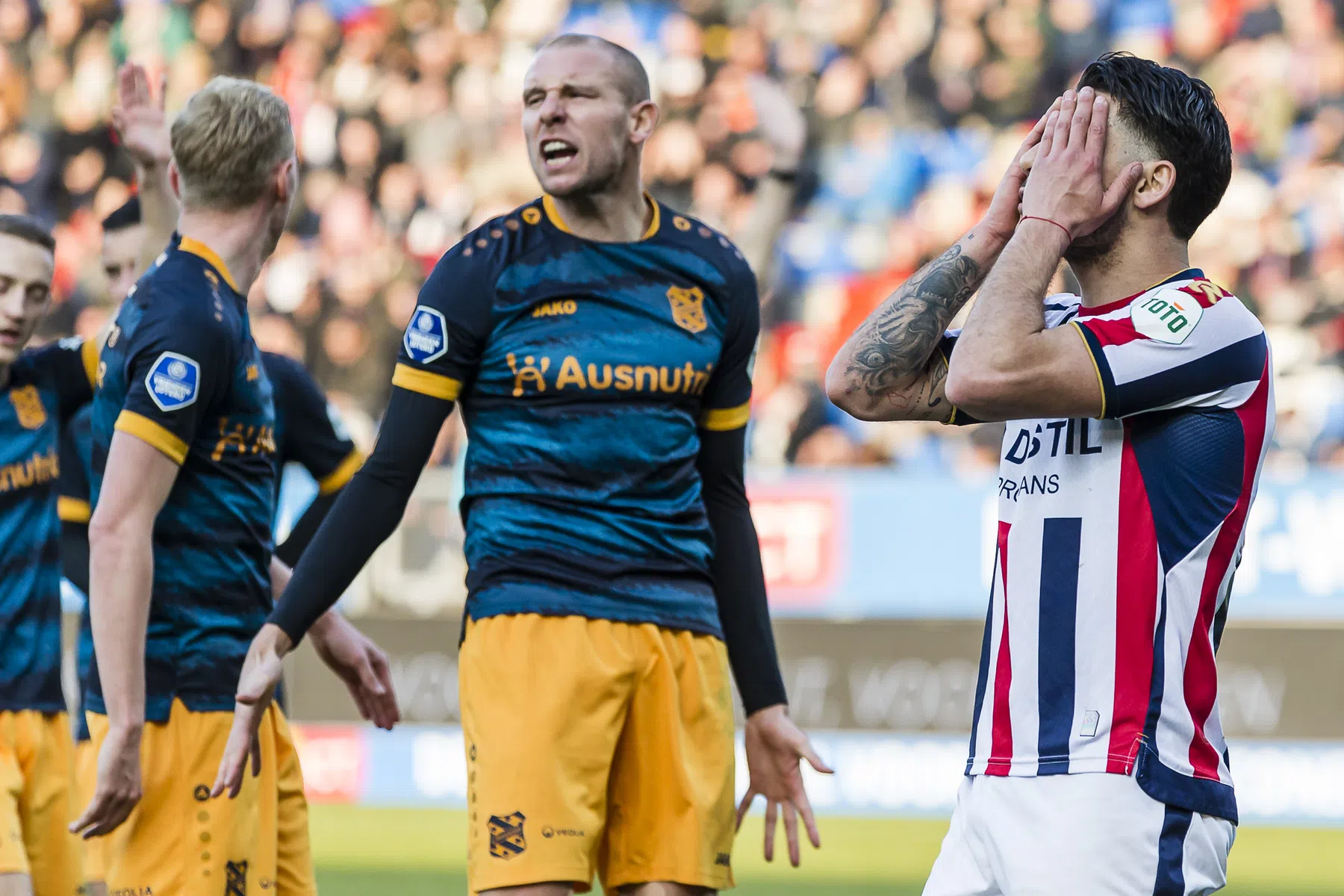Willem II en SC Heerenveen onderstrepen zorgen in onderling gevecht