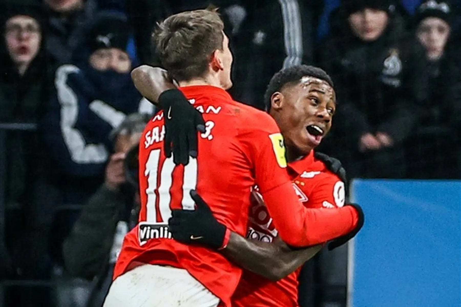 Promes toont zijn klasse met fraaie goal in Moskouse derby