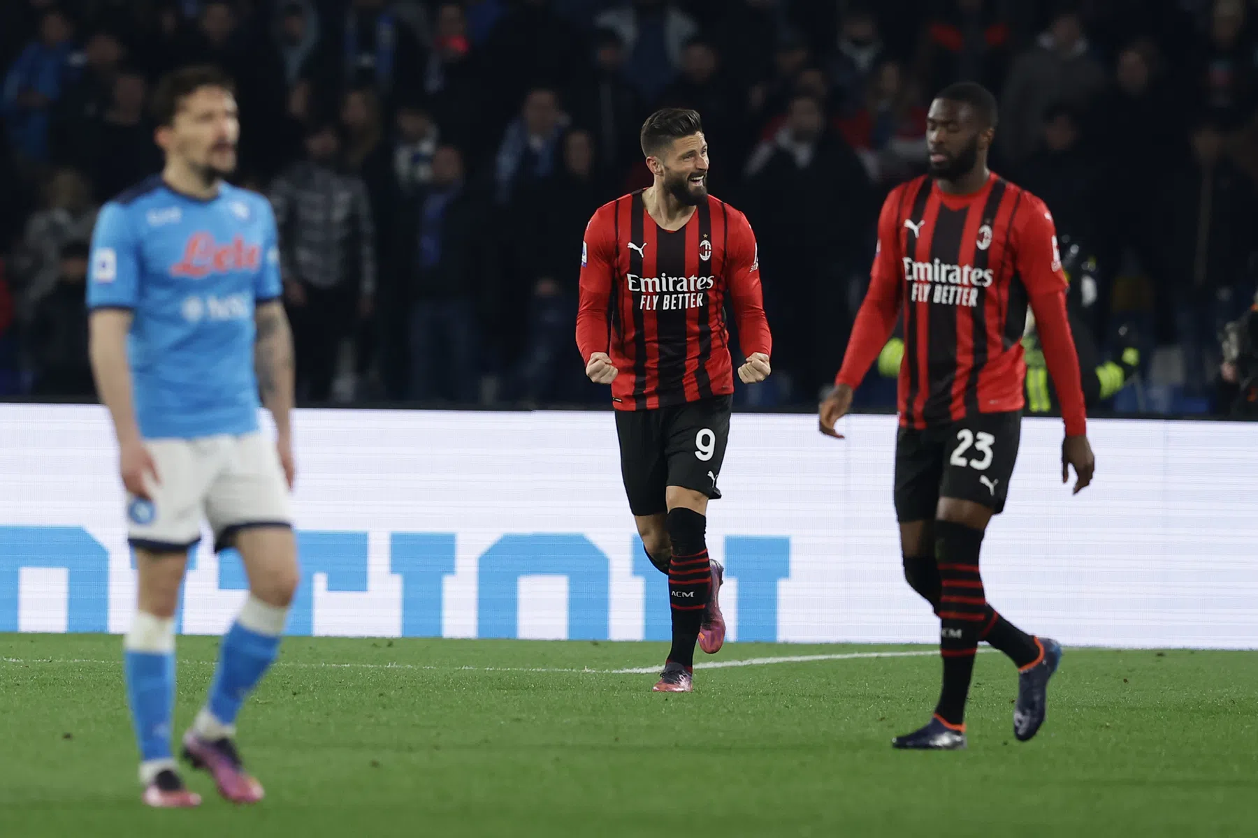 Goudhaantje Giroud oogst lof in Napels en denkt niet aan 'strijd' met Zlatan