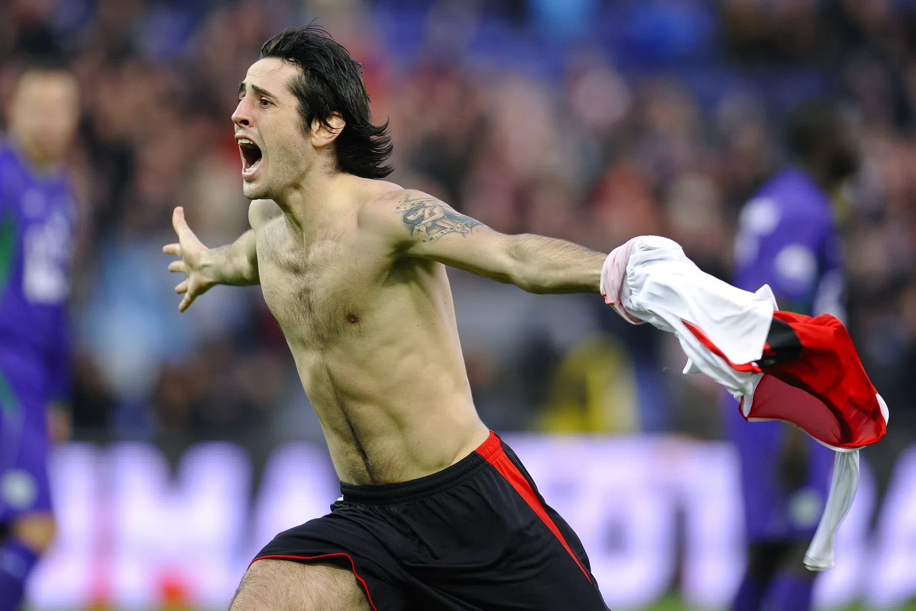 Cultheld Babovic heeft grootse plannen met Feyenoord, Van Gaal prijst Seedorf