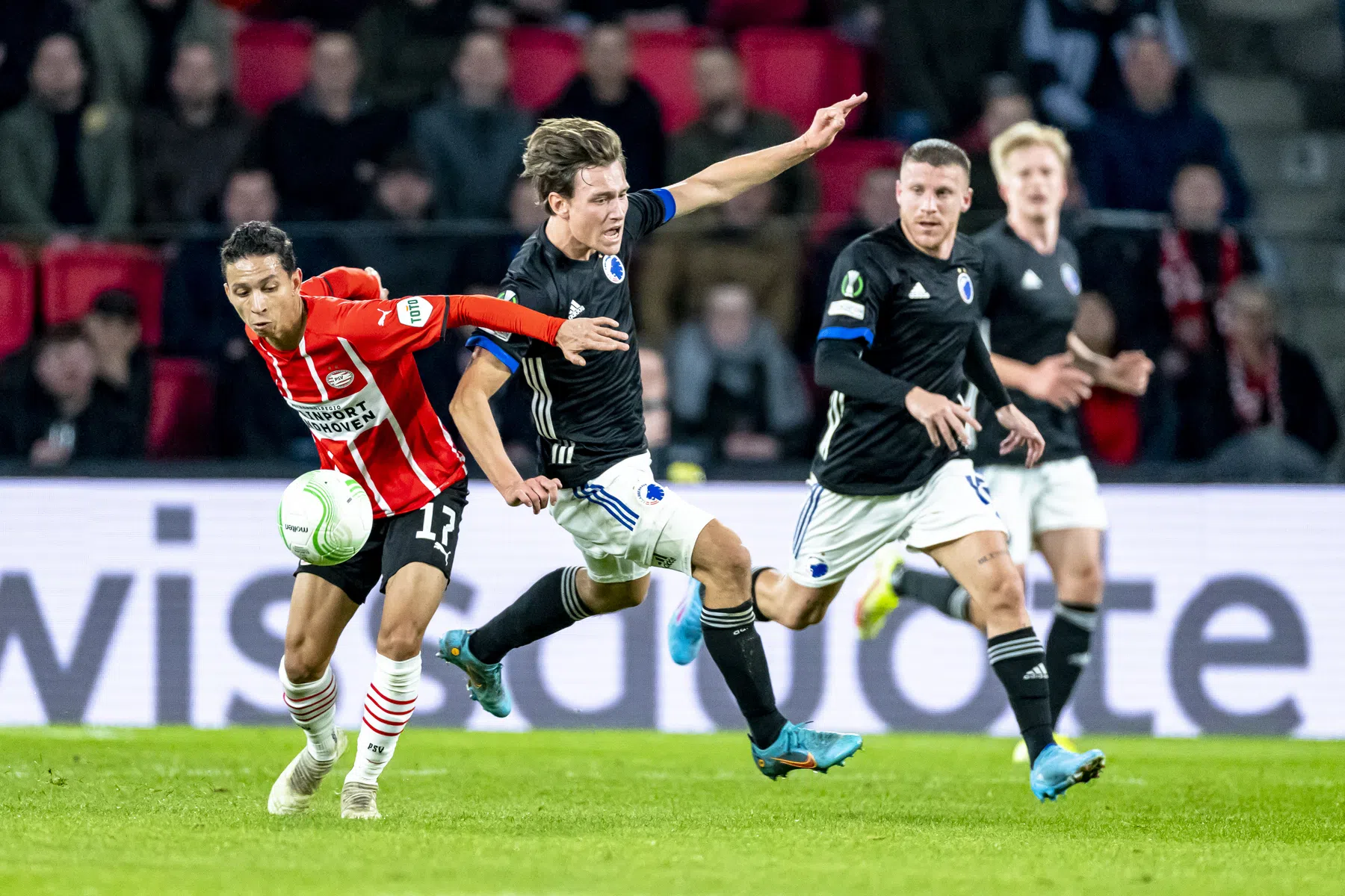 Roger Schmidt is kritisch: 'Je kunt niet pressen zonder te sprinten'