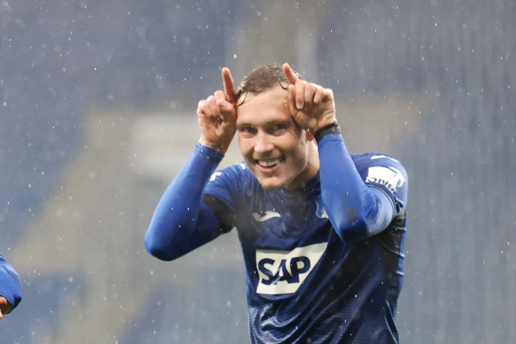 Het Flankenwunder dat (bijna) alle Bundesliga-sterren het nakijken geeft