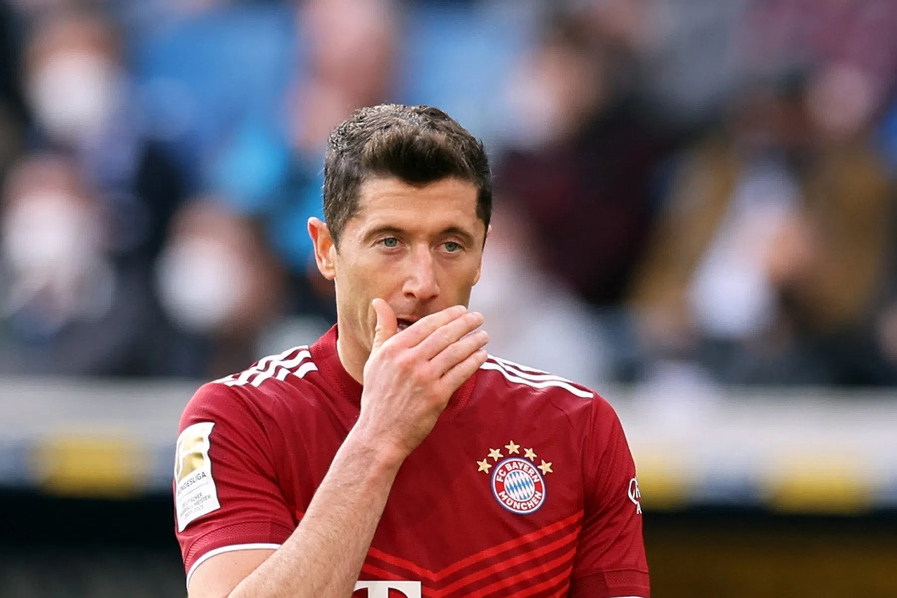 Bayern morst punten ondanks nieuwe mijlpaal Lewandowski 