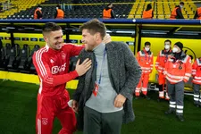 Thumbnail for article: Scoren aan de onderhandelingstafel: Ajax verrast met terugkeer Huntelaar
