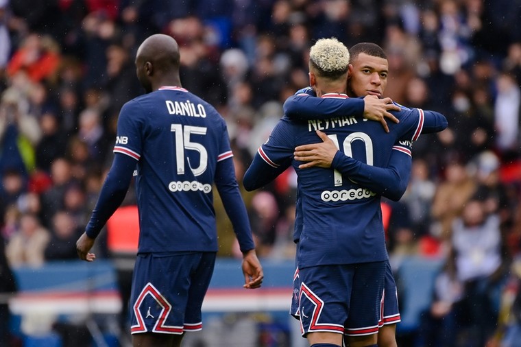 Samenvatting: PSG-fans helemaal klaar met Messi en Neymar