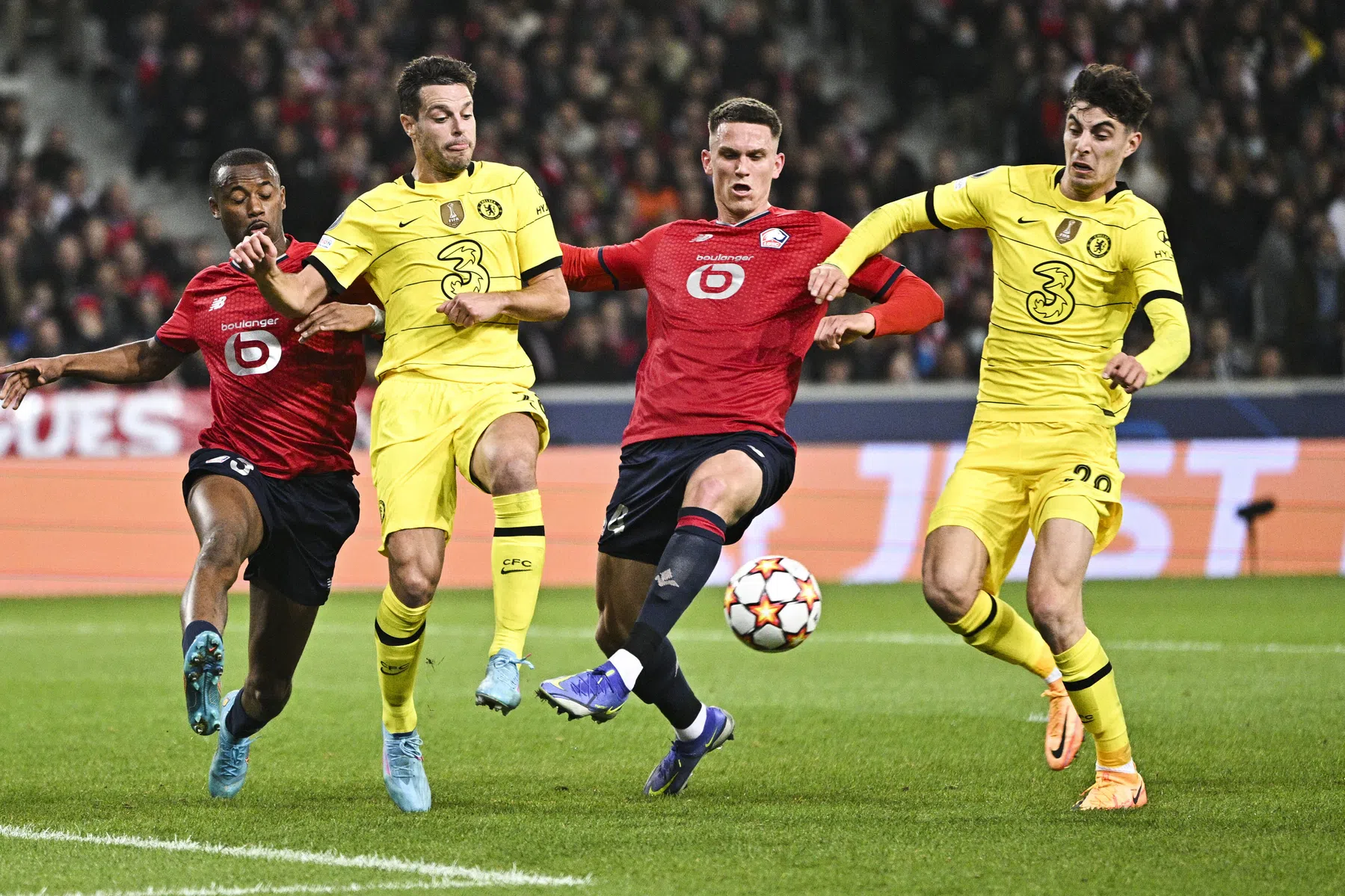 Domper voor Botman: verdediger valt geblesseerd uit tegen Chelsea