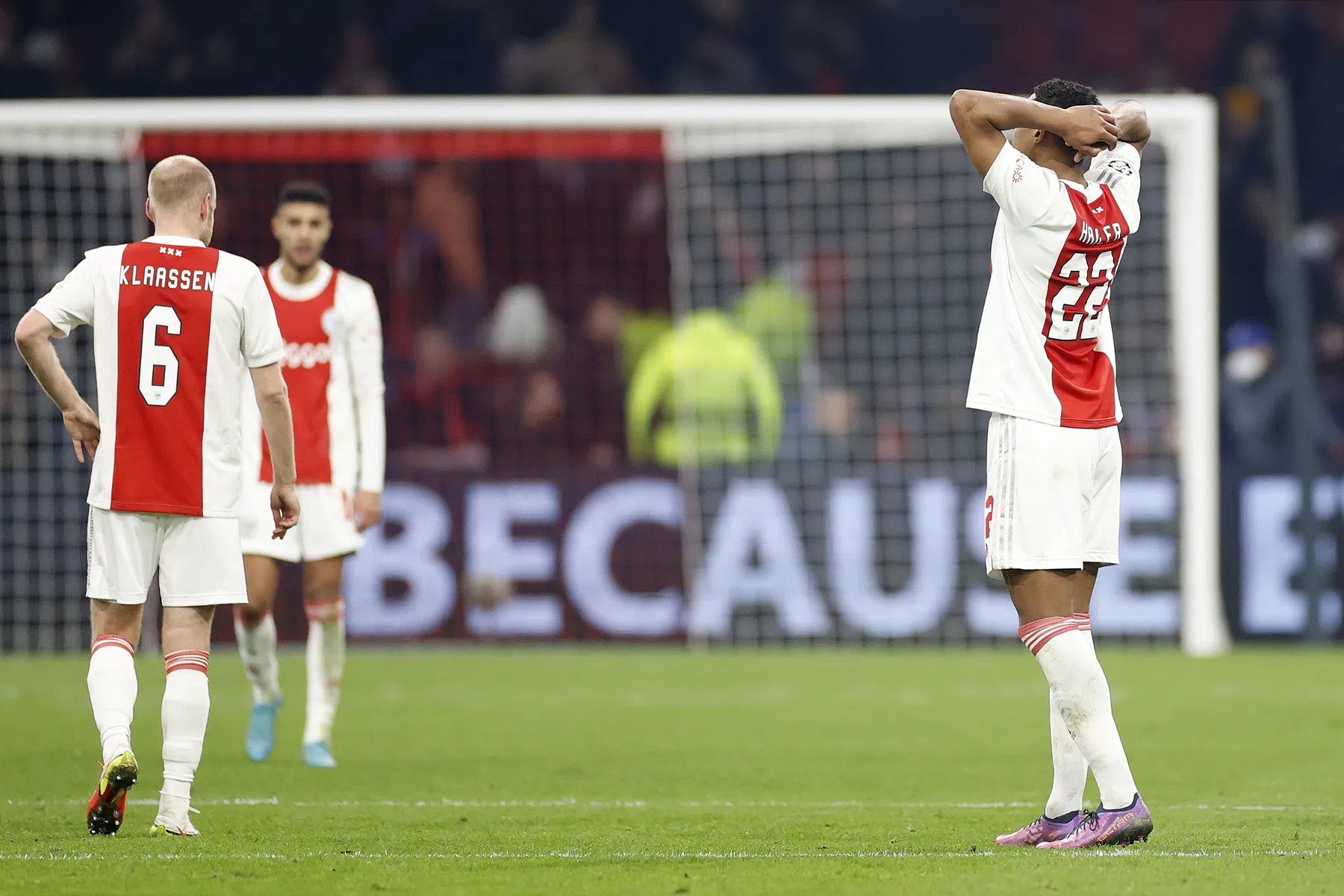 'Gemuilkorfde' Haller en 'fatale fout' Onana; zo oordeelt Europa over Ajax