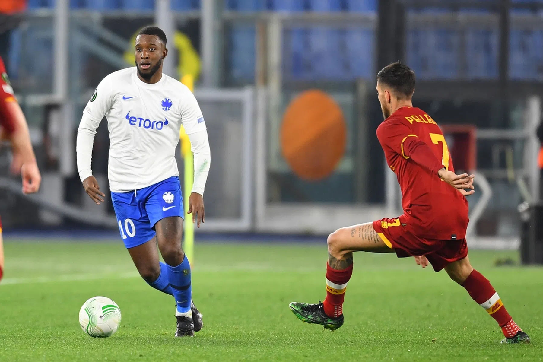 Door Mourinho geroemde Bazoer is trots op Europese campagne Vitesse
