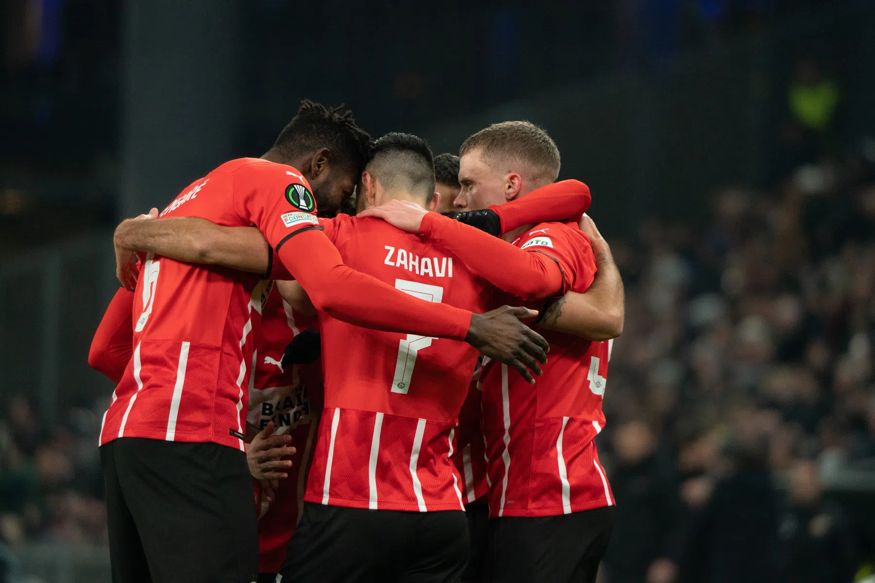 Roger Schmidt ziet teamspirit groeien bij PSV: 'Dan wordt alles makkelijker'