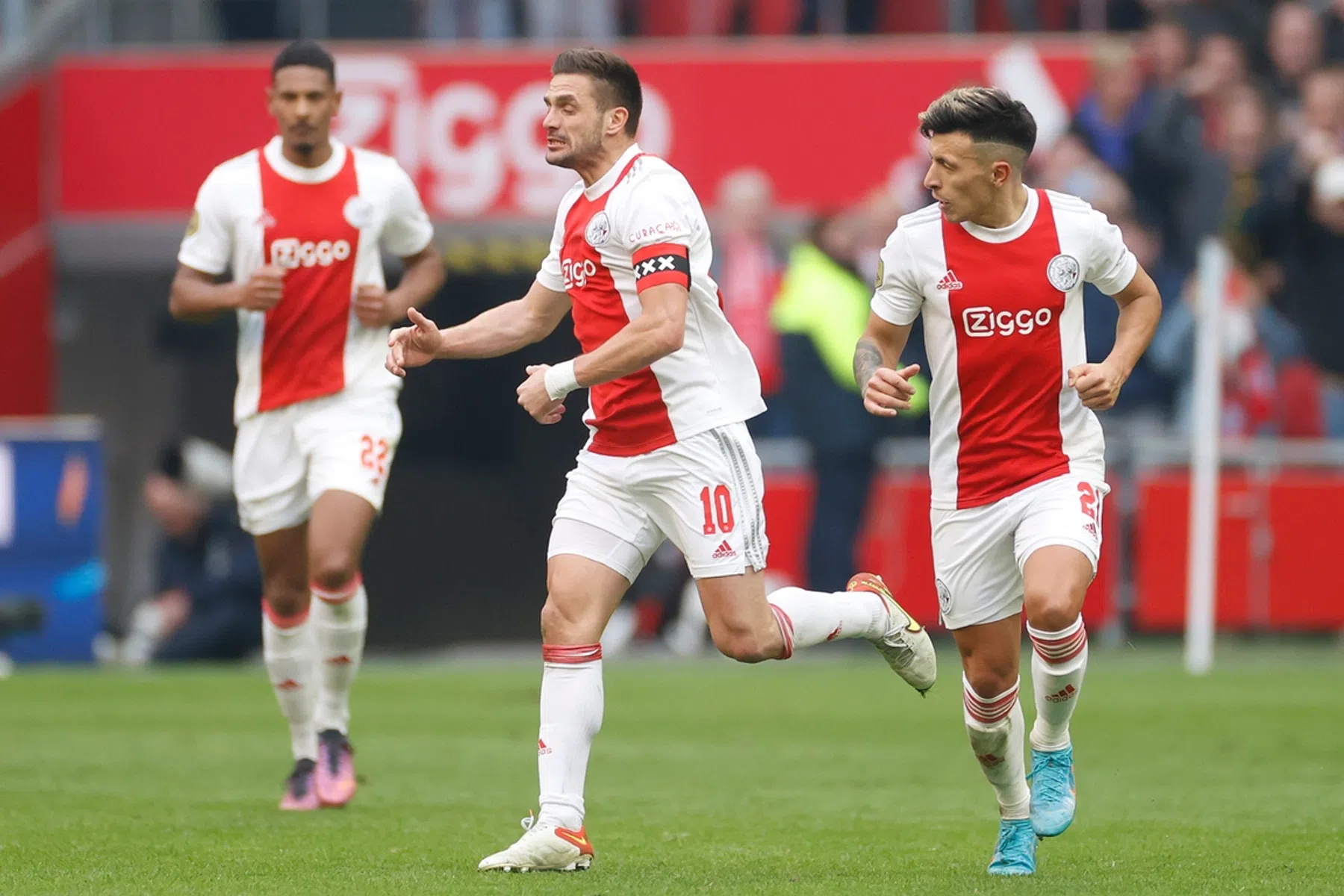 Tadic gaat in op rood Antony: 'Makkelie had mij geel moeten geven'