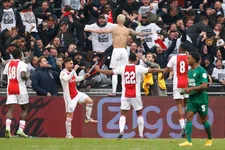 Thumbnail for article: Ajax draait enerverende Klassieker helemaal om en verslaat Feyenoord