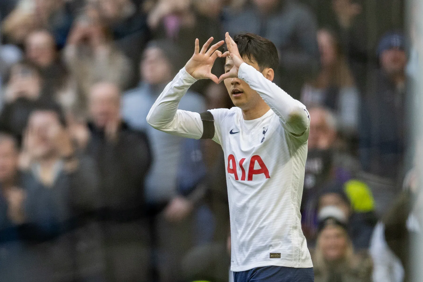 Son laat Tottenham weer dromen van Champions League-voetbal