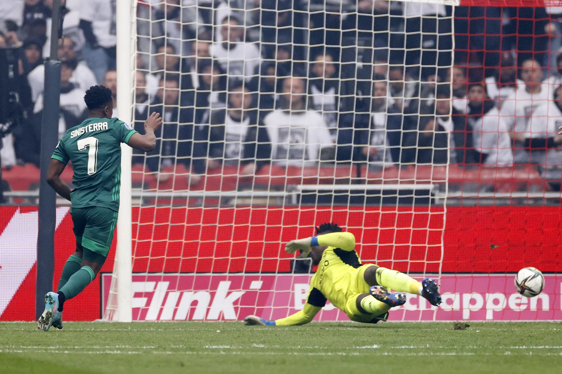 Kramer heeft na vijf jaar een opvolger: droomstart Feyenoord dankzij Sinisterra