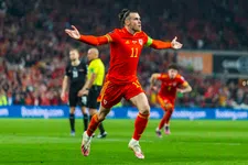 Thumbnail for article: Heroïsch optreden Bale laat Wales dromen van eerste WK in 64 jaar