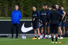 Thumbnail for article: Nederlands elftal zamelt op mooie manier geld in voor Oekraïne