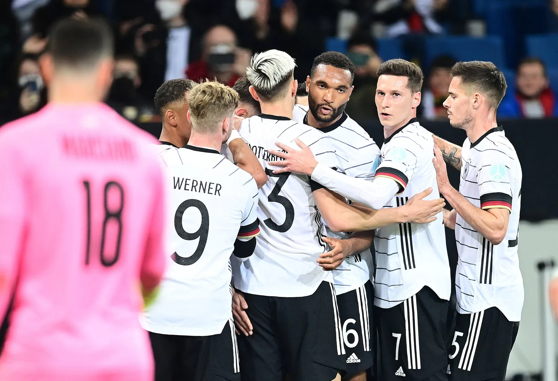 Soeverein Duitsland foutloos in generale repetitie voor Oranje