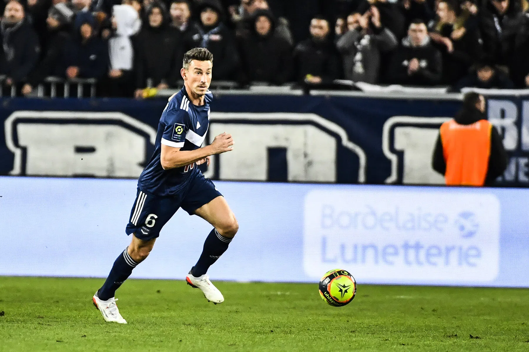 Koscielny (36) besluit daags na beschuldiging van racisme carrière te beëindigen