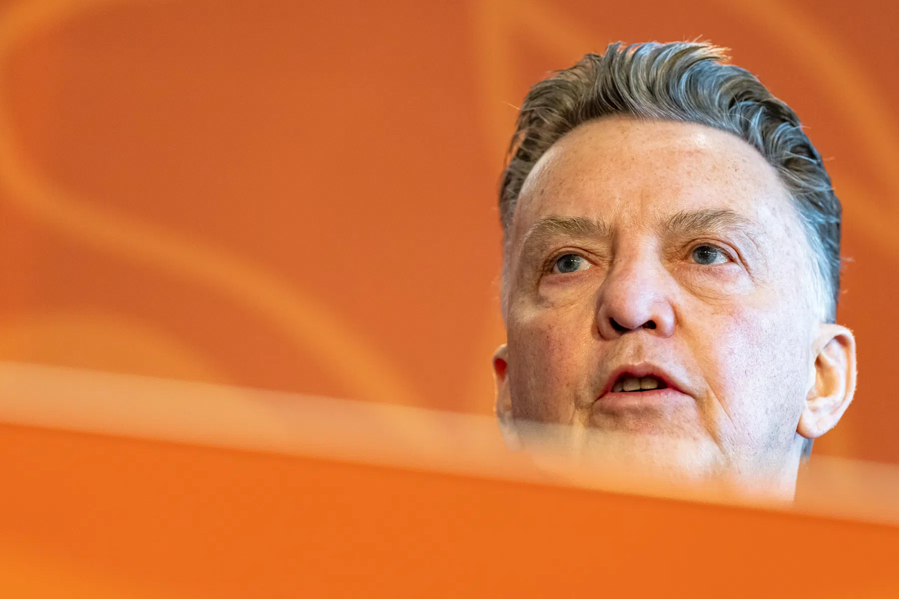 Van Gaal neemt 'heel moeilijke' beslissing: 'Wijnaldum was heel erg teleurgesteld'