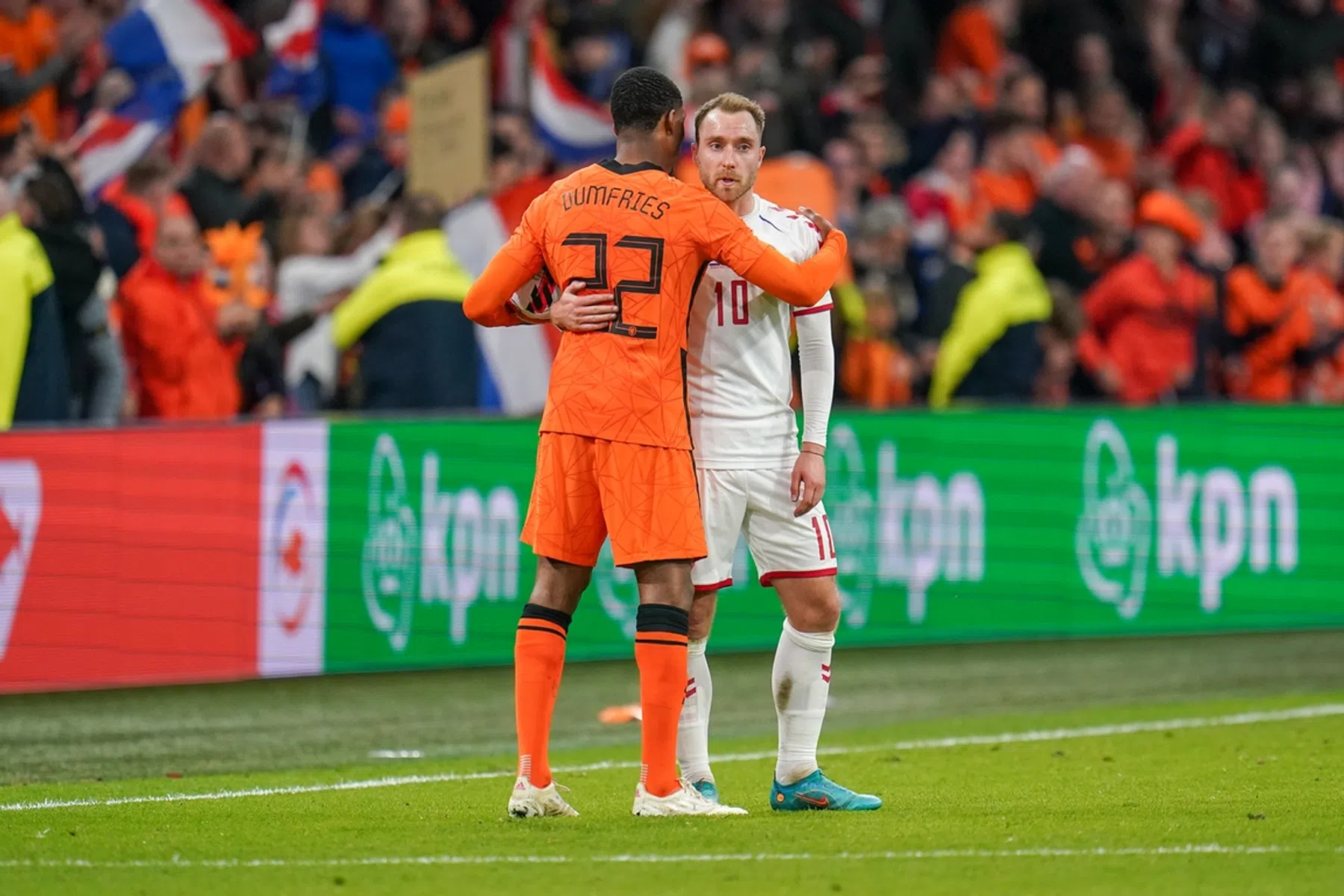 Internationale media genieten van 'kippenvel-avond' in Amsterdam
