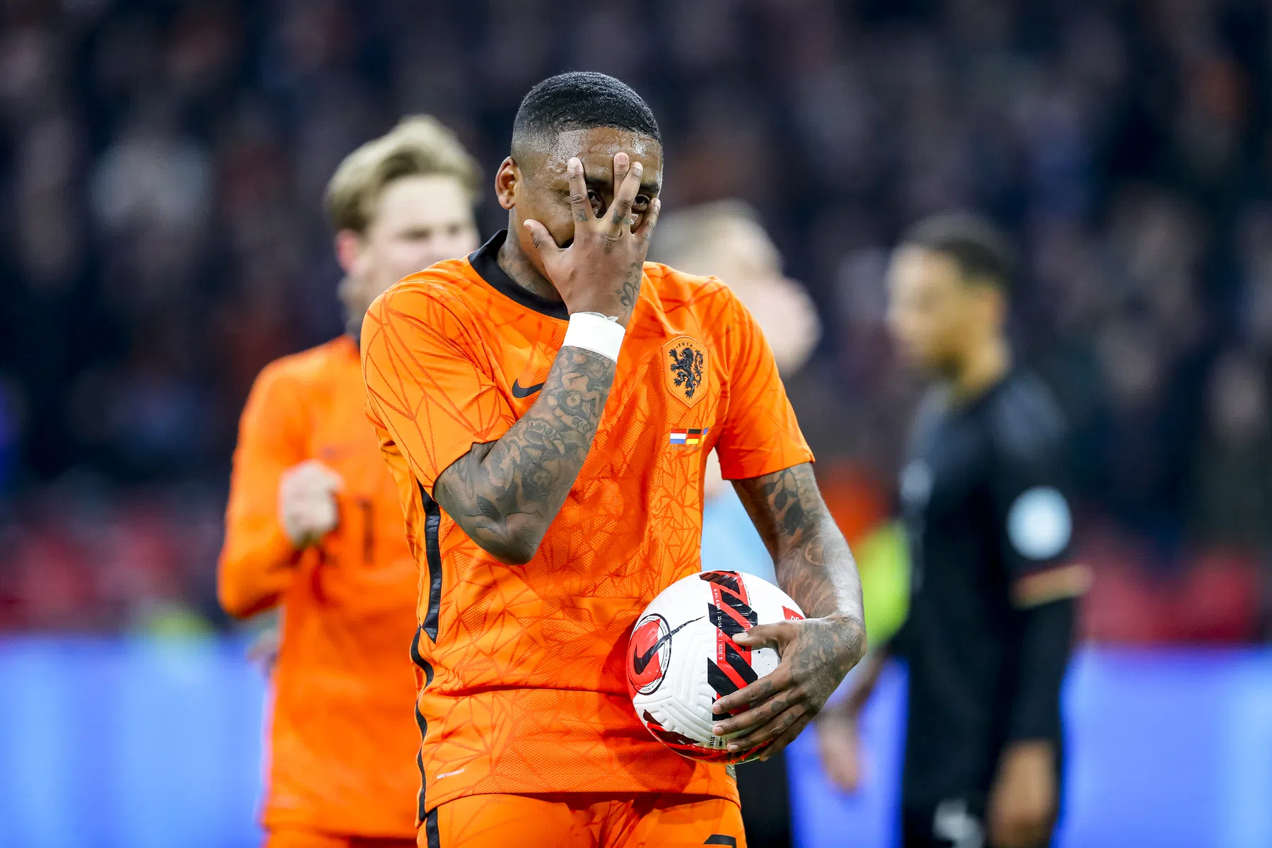 Oranje buigt niet voor Duitsland en is weer blij met Bergwijn