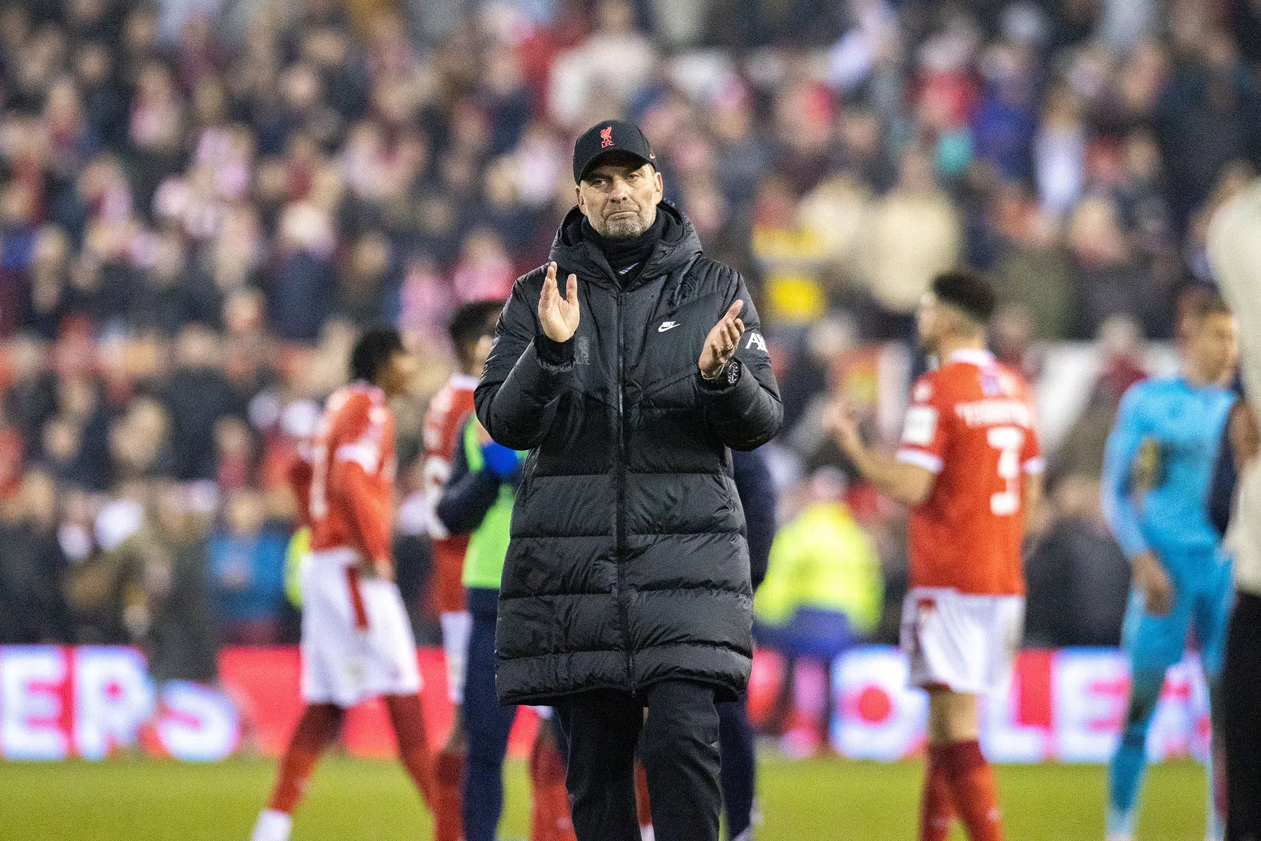 Klopp doet beroep op Liverpool-fans: 'Als je niet kunt zingen, blijf dan thuis'